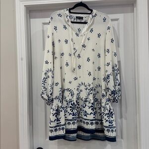 Rachel Zoe White and Blue Floral Dress Long Sleeves with Pockets